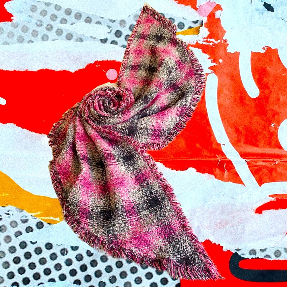 Betsey Johnson winter scarf 🧣